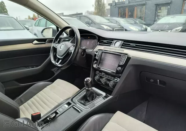 VOLKSWAGEN Passat Variant 2.0 TDI (BlueMotion Technology) Comfortline