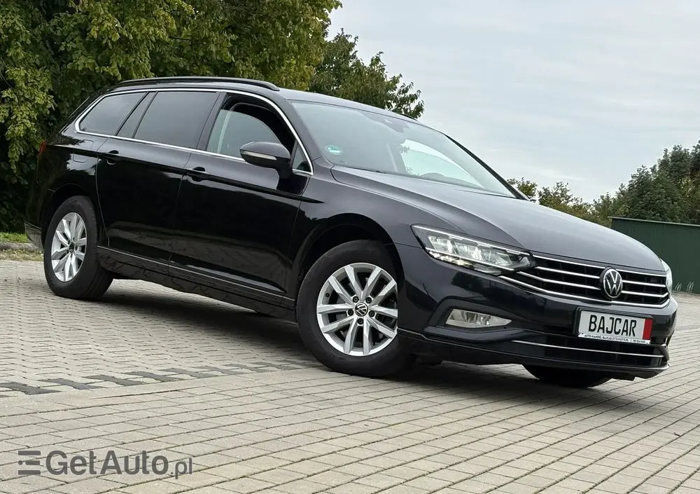 VOLKSWAGEN Passat Variant 2.0 TDI SCR DSG Conceptline