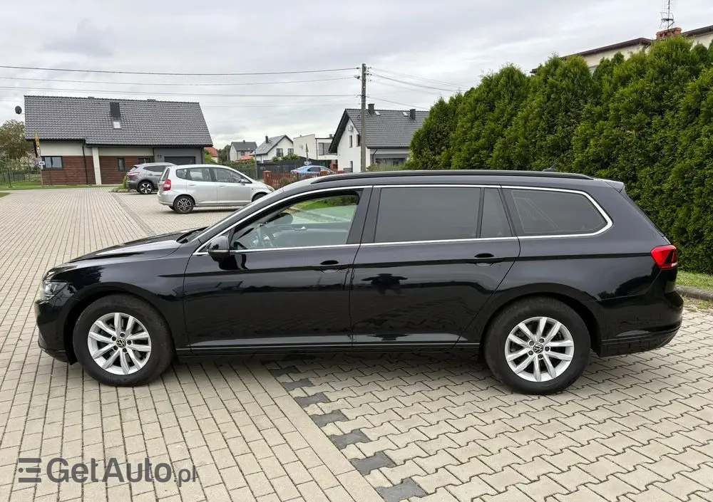 VOLKSWAGEN Passat Variant 2.0 TDI SCR DSG Conceptline