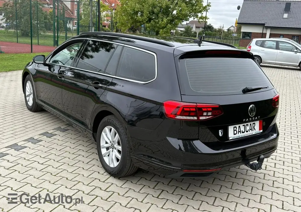 VOLKSWAGEN Passat Variant 2.0 TDI SCR DSG Conceptline