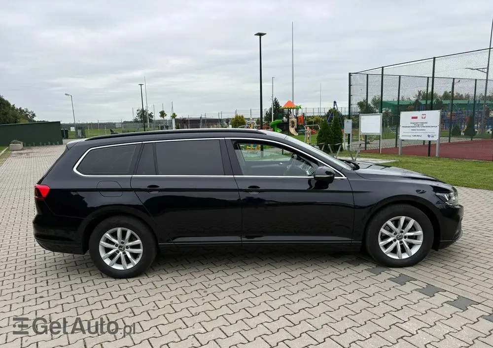 VOLKSWAGEN Passat Variant 2.0 TDI SCR DSG Conceptline