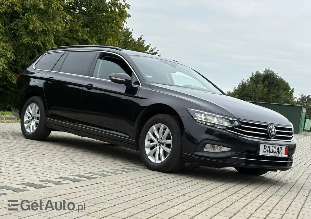 VOLKSWAGEN Passat Variant 2.0 TDI SCR DSG Conceptline