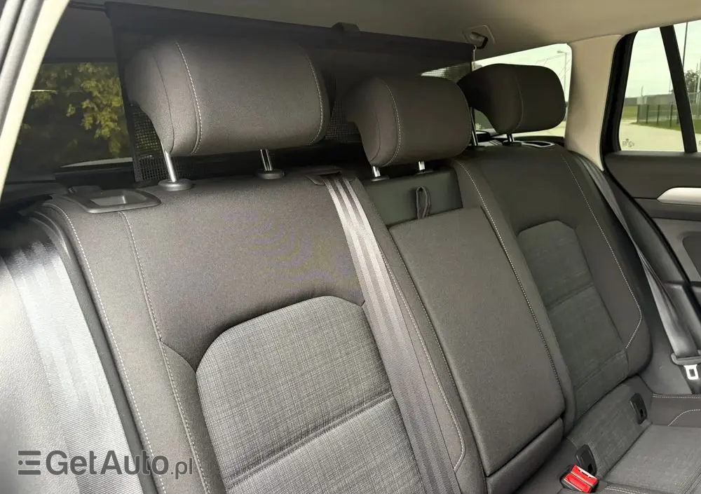 VOLKSWAGEN Passat Variant 2.0 TDI SCR DSG Conceptline