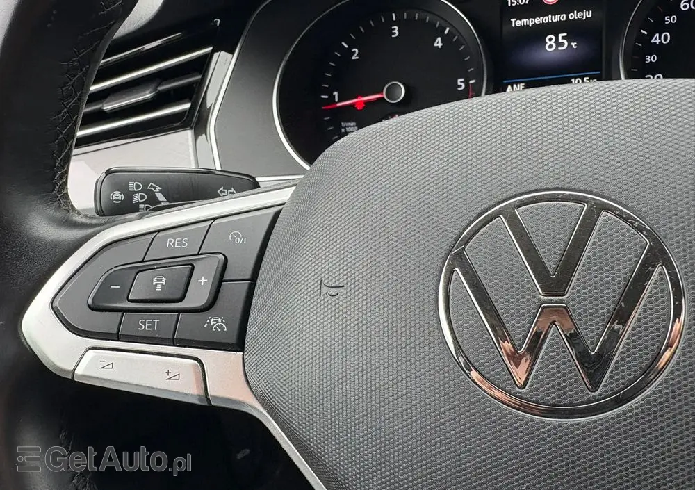 VOLKSWAGEN Passat Variant 2.0 TDI SCR DSG Conceptline