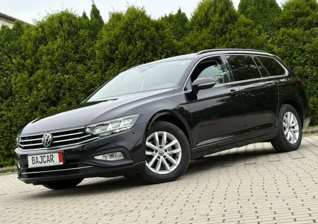 VOLKSWAGEN Passat Variant 2.0 TDI SCR DSG Conceptline