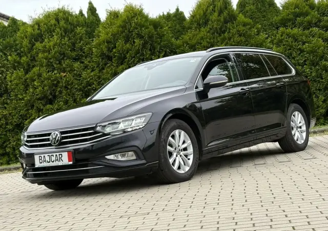VOLKSWAGEN Passat Variant 2.0 TDI SCR DSG Conceptline