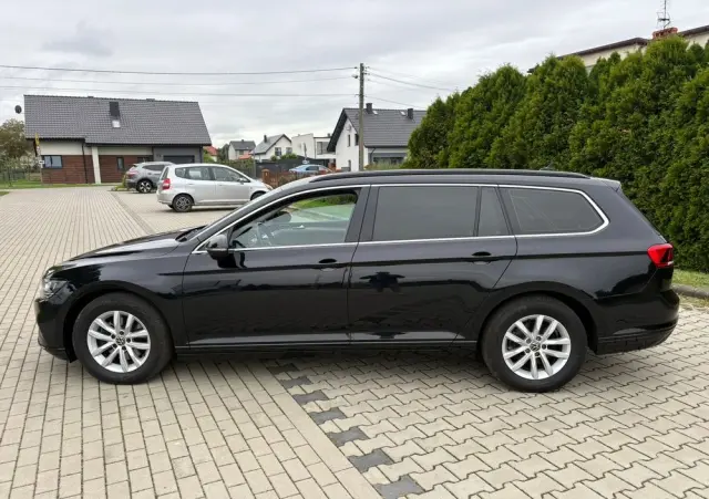 VOLKSWAGEN Passat Variant 2.0 TDI SCR DSG Conceptline