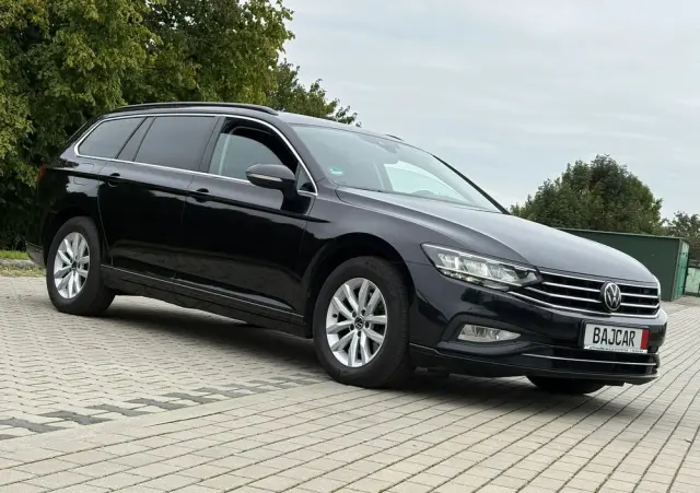 VOLKSWAGEN Passat Variant 2.0 TDI SCR DSG Conceptline