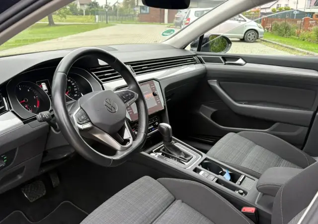 VOLKSWAGEN Passat Variant 2.0 TDI SCR DSG Conceptline