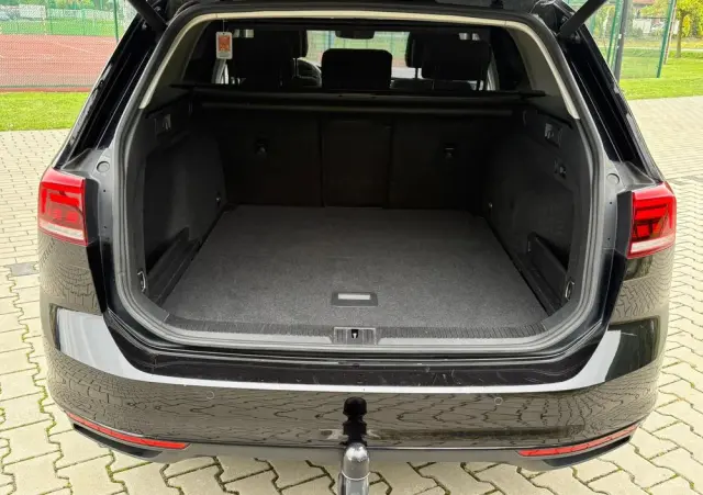 VOLKSWAGEN Passat Variant 2.0 TDI SCR DSG Conceptline