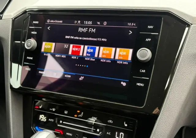 VOLKSWAGEN Passat Variant 2.0 TDI SCR DSG Conceptline