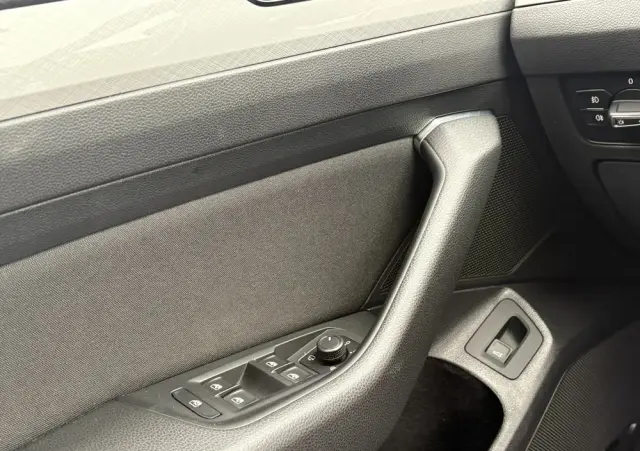 VOLKSWAGEN Passat Variant 2.0 TDI SCR DSG Conceptline