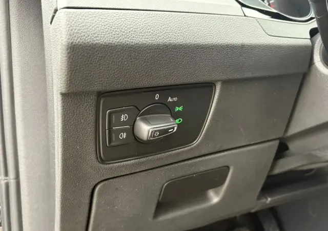 VOLKSWAGEN Passat Variant 2.0 TDI SCR DSG Conceptline