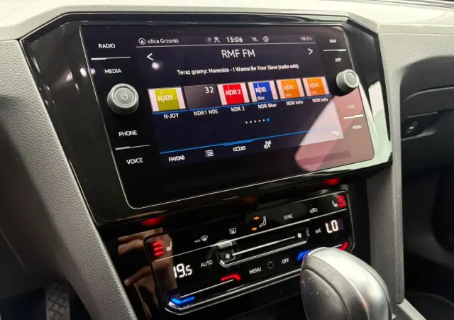 VOLKSWAGEN Passat Variant 2.0 TDI SCR DSG Conceptline