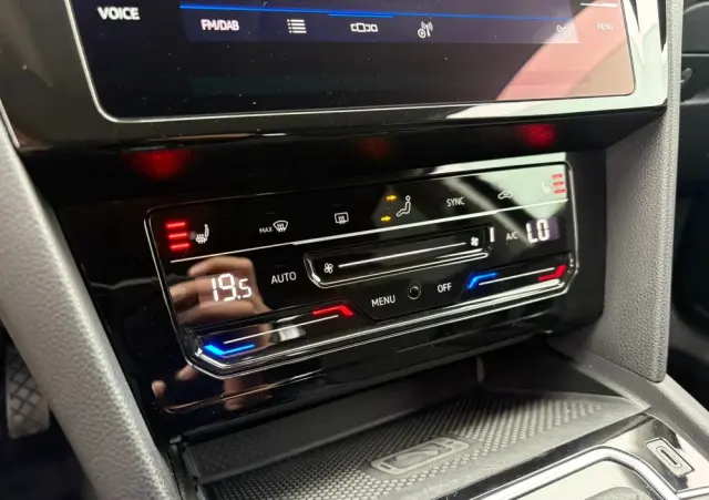 VOLKSWAGEN Passat Variant 2.0 TDI SCR DSG Conceptline