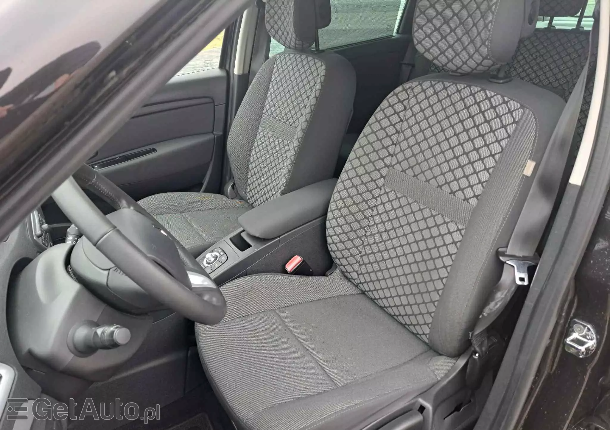 RENAULT Scenic 1.6 16V TomTom Edition