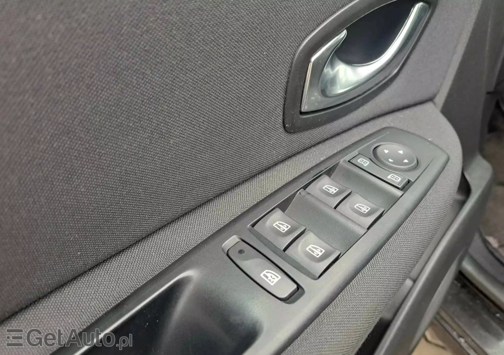 RENAULT Scenic 1.6 16V TomTom Edition