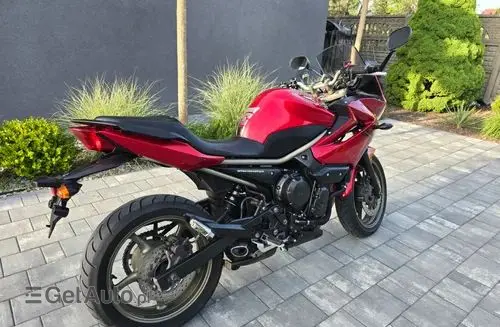 YAMAHA XJ6 