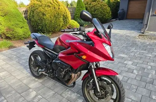 YAMAHA XJ6 