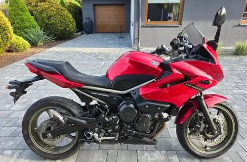 YAMAHA XJ6 
