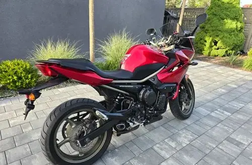 YAMAHA XJ6 