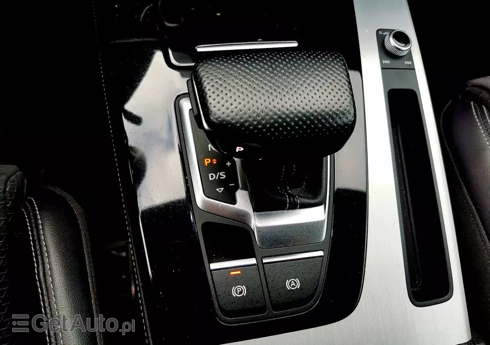 AUDI Q5 40 TDI quattro S tronic S line