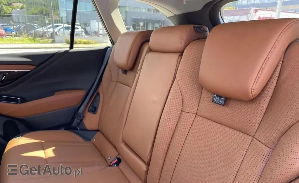 SUBARU Outback 