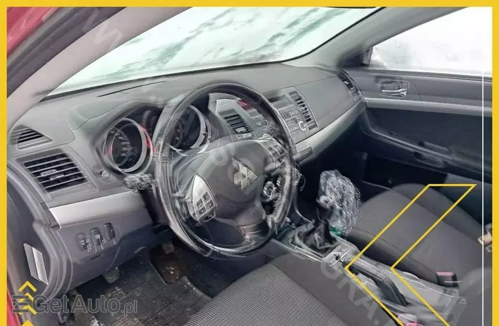 MITSUBISHI Lancer 