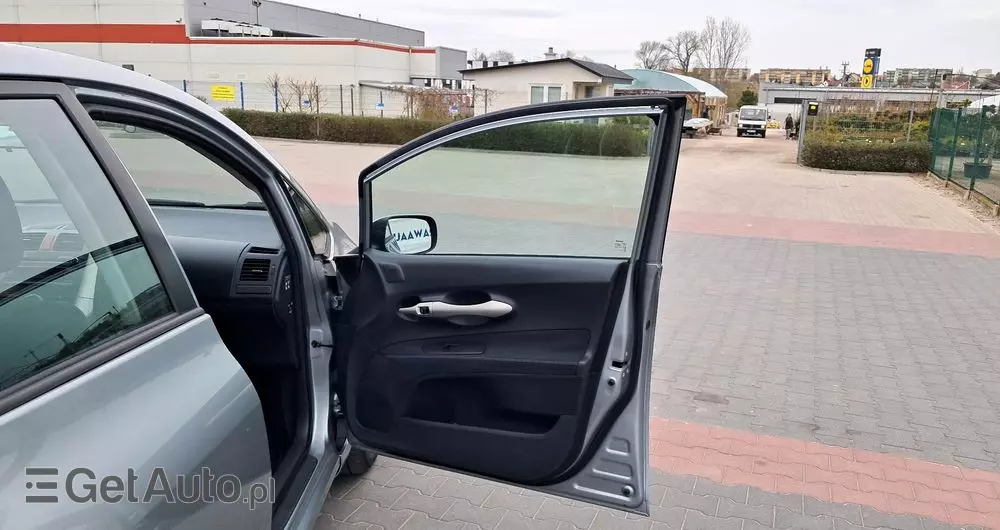 TOYOTA Auris 1.33 VVT-i Luna