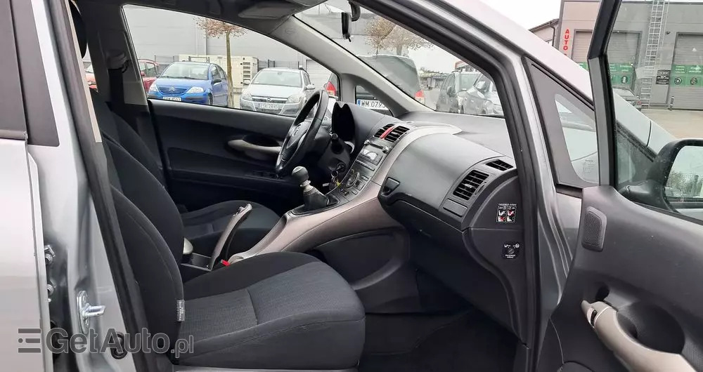 TOYOTA Auris 1.33 VVT-i Luna