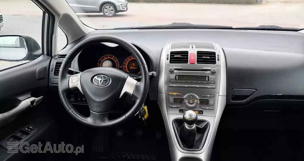 TOYOTA Auris 1.33 VVT-i Luna