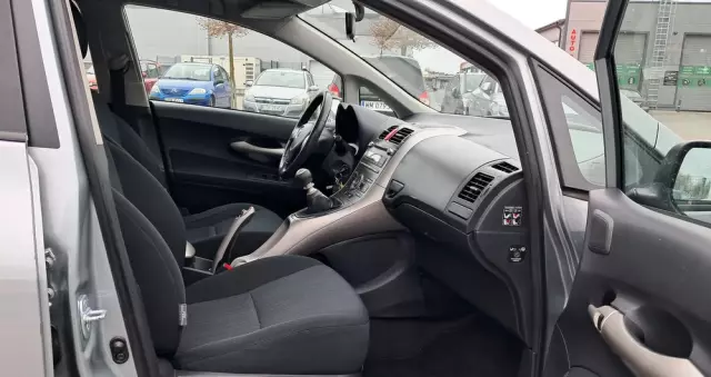 TOYOTA Auris 1.33 VVT-i Luna