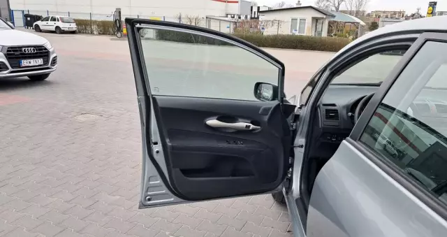 TOYOTA Auris 1.33 VVT-i Luna