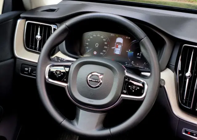 VOLVO XC 60 T8 Plug-In Hybrid AWD Inscription