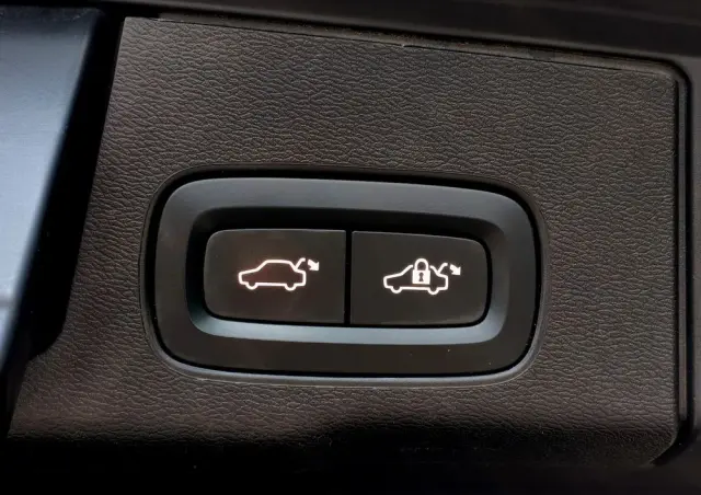 VOLVO XC 60 T8 Plug-In Hybrid AWD Inscription