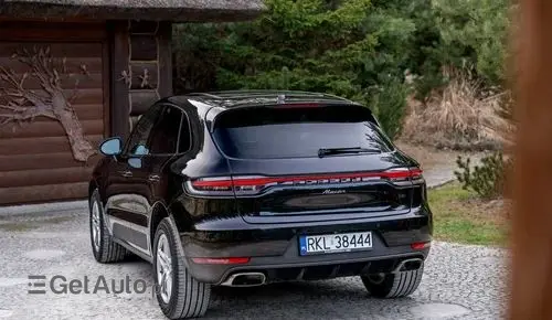 PORSCHE Macan 