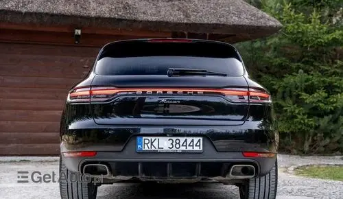PORSCHE Macan 