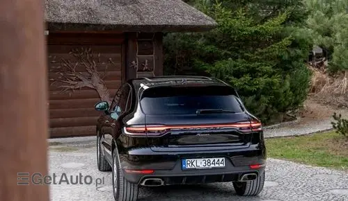 PORSCHE Macan 