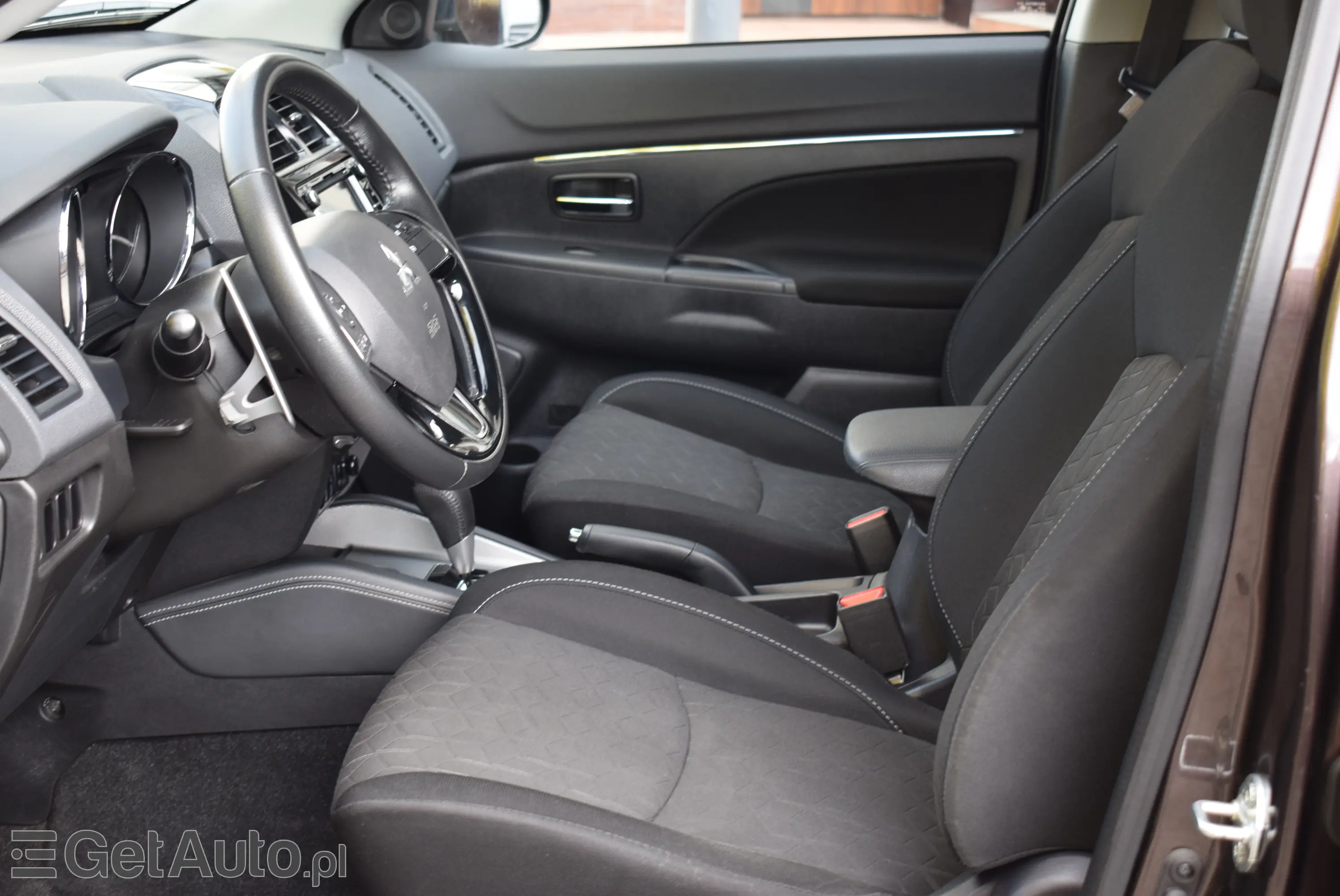 MITSUBISHI ASX Invite