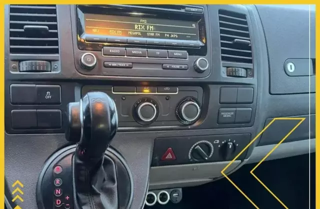 VOLKSWAGEN TRANSPORTER 