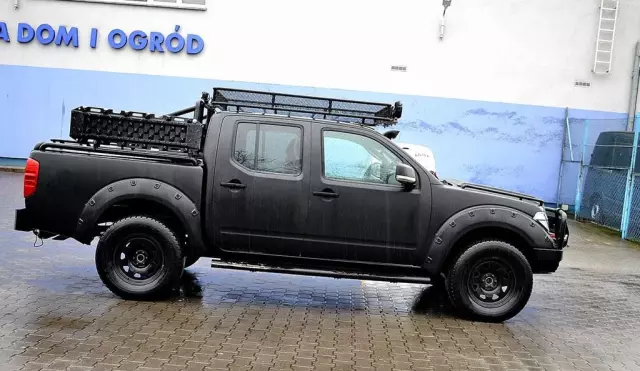 NISSAN Navara 