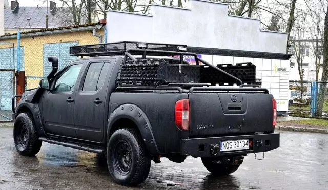 NISSAN Navara 