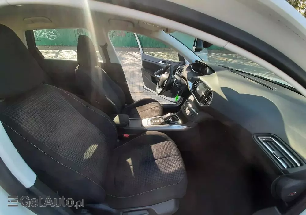 PEUGEOT 308 BlueHDi 130 EAT8 Allure Pack