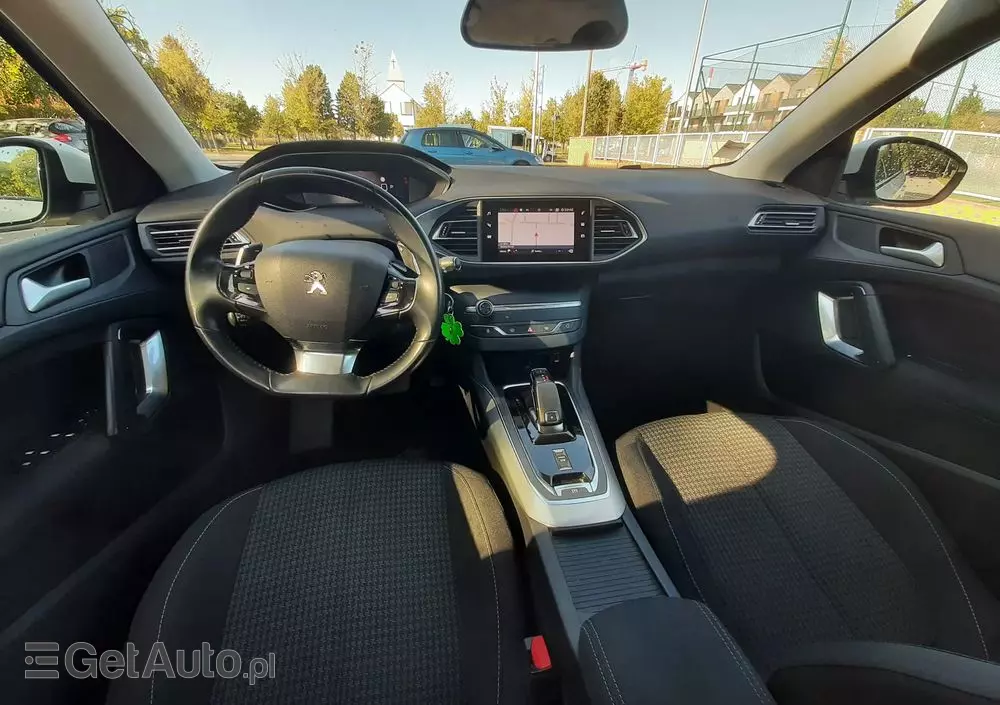 PEUGEOT 308 BlueHDi 130 EAT8 Allure Pack