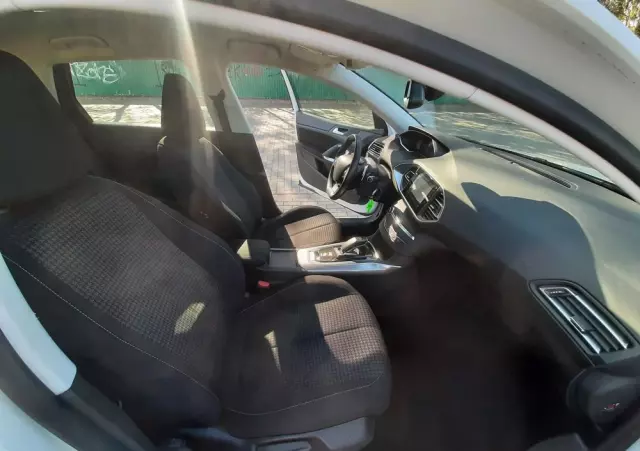 PEUGEOT 308 BlueHDi 130 EAT8 Allure Pack