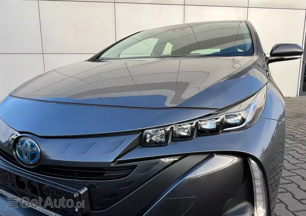 TOYOTA Prius Plug-in 1.8 Hybrid Prestige