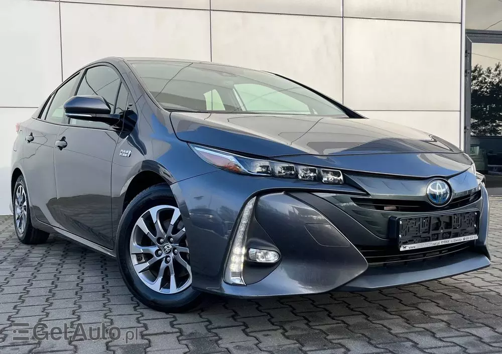TOYOTA Prius Plug-in 1.8 Hybrid Prestige
