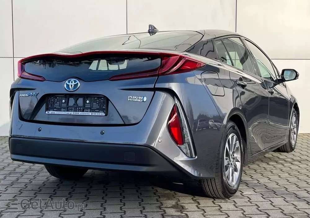 TOYOTA Prius Plug-in 1.8 Hybrid Prestige