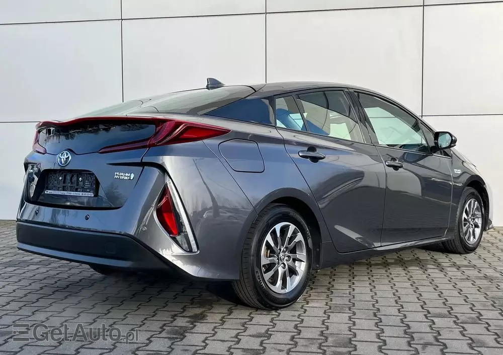 TOYOTA Prius Plug-in 1.8 Hybrid Prestige
