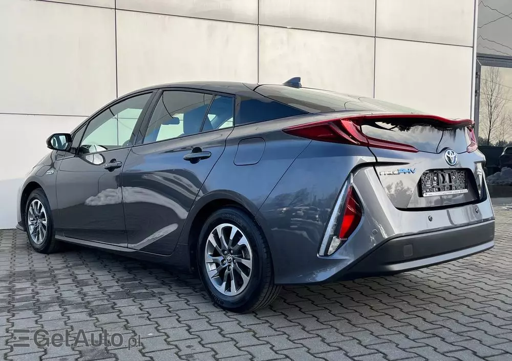 TOYOTA Prius Plug-in 1.8 Hybrid Prestige